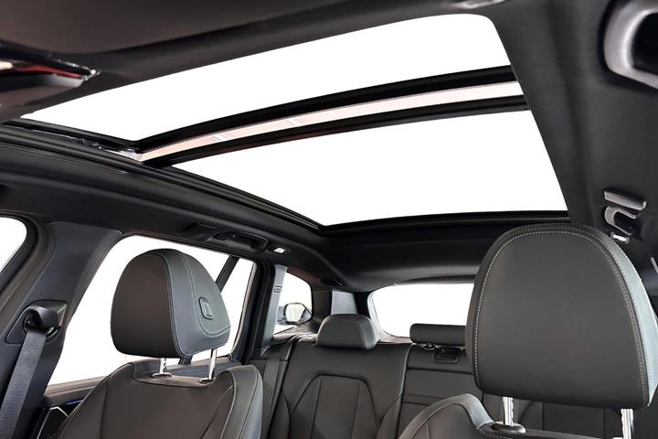 Grå BMW iX3 fra 2022