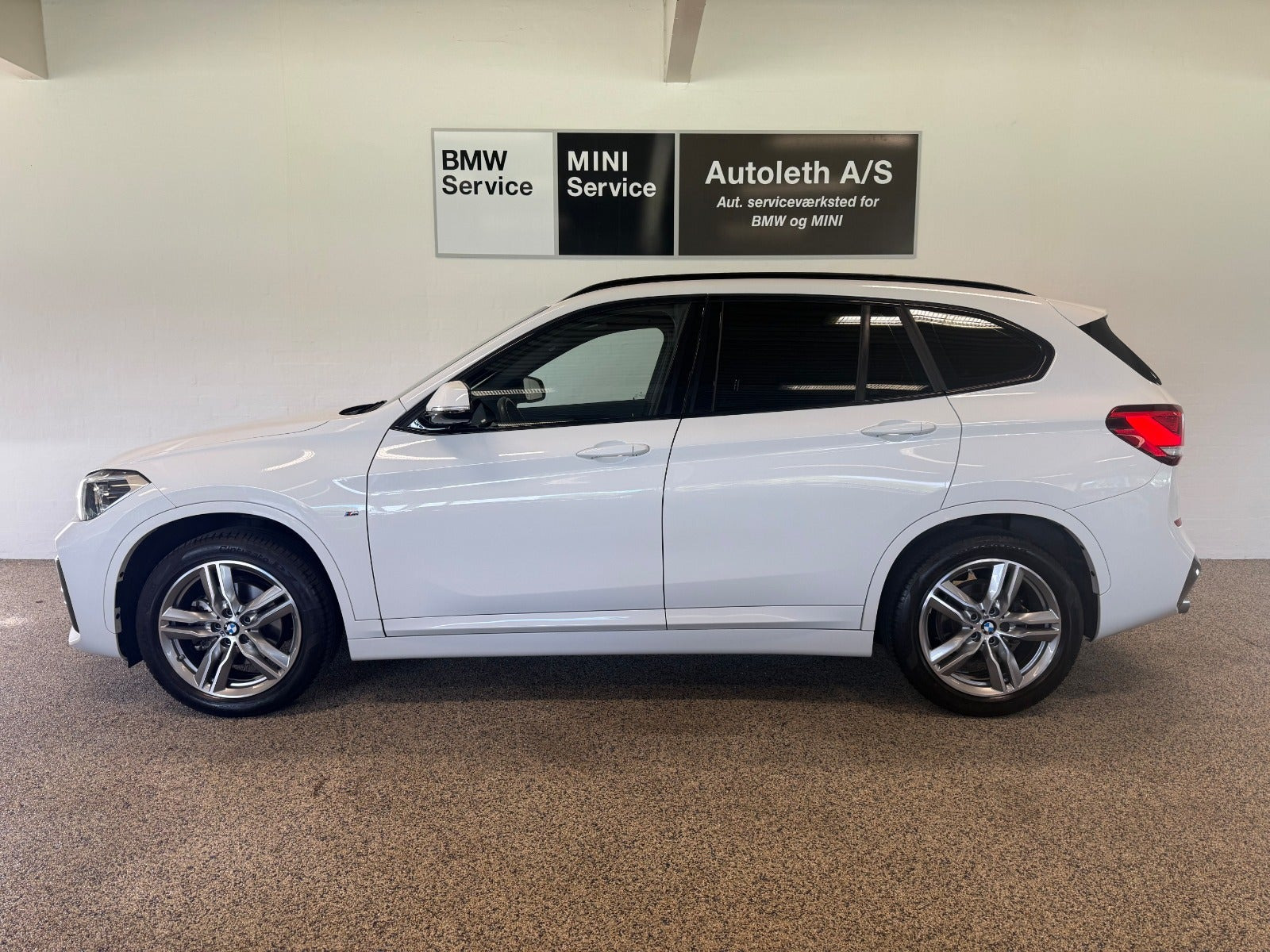 Hvid BMW X1 fra 2020