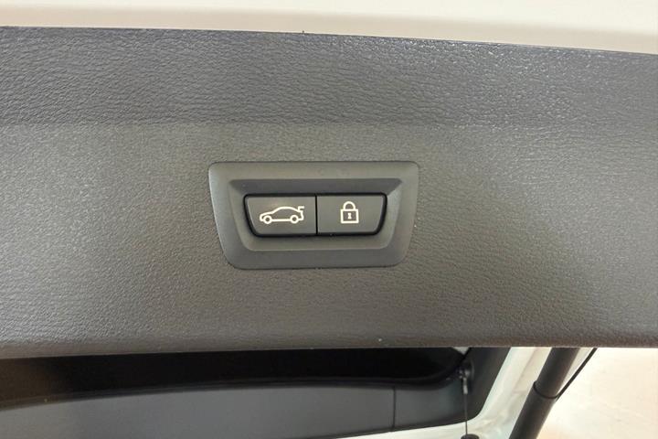 Hvid BMW X1 fra 2020