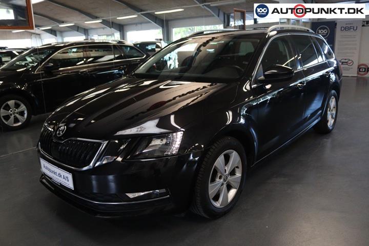 Sort Skoda Octavia fra 2018