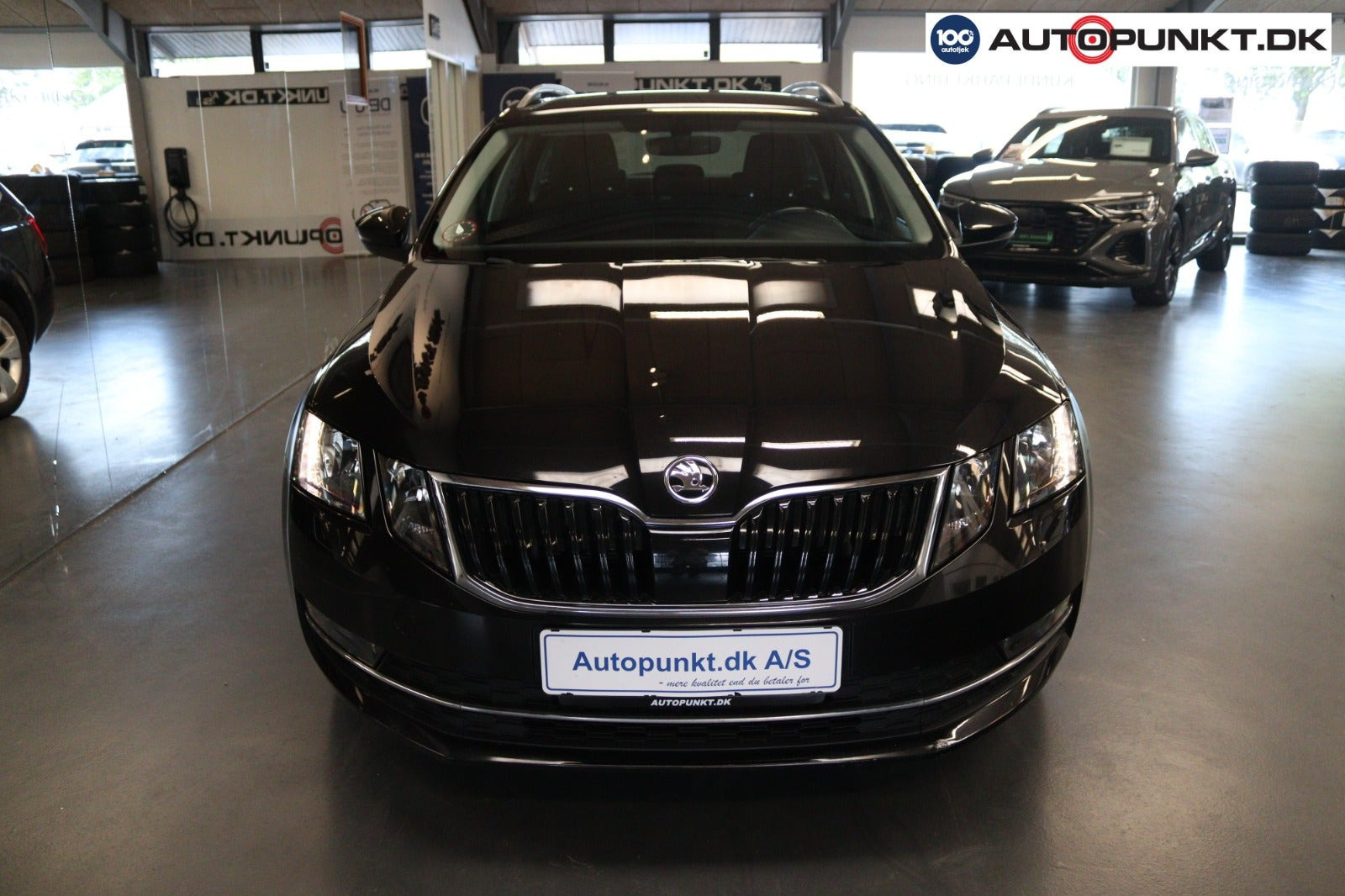 Sort Skoda Octavia fra 2018