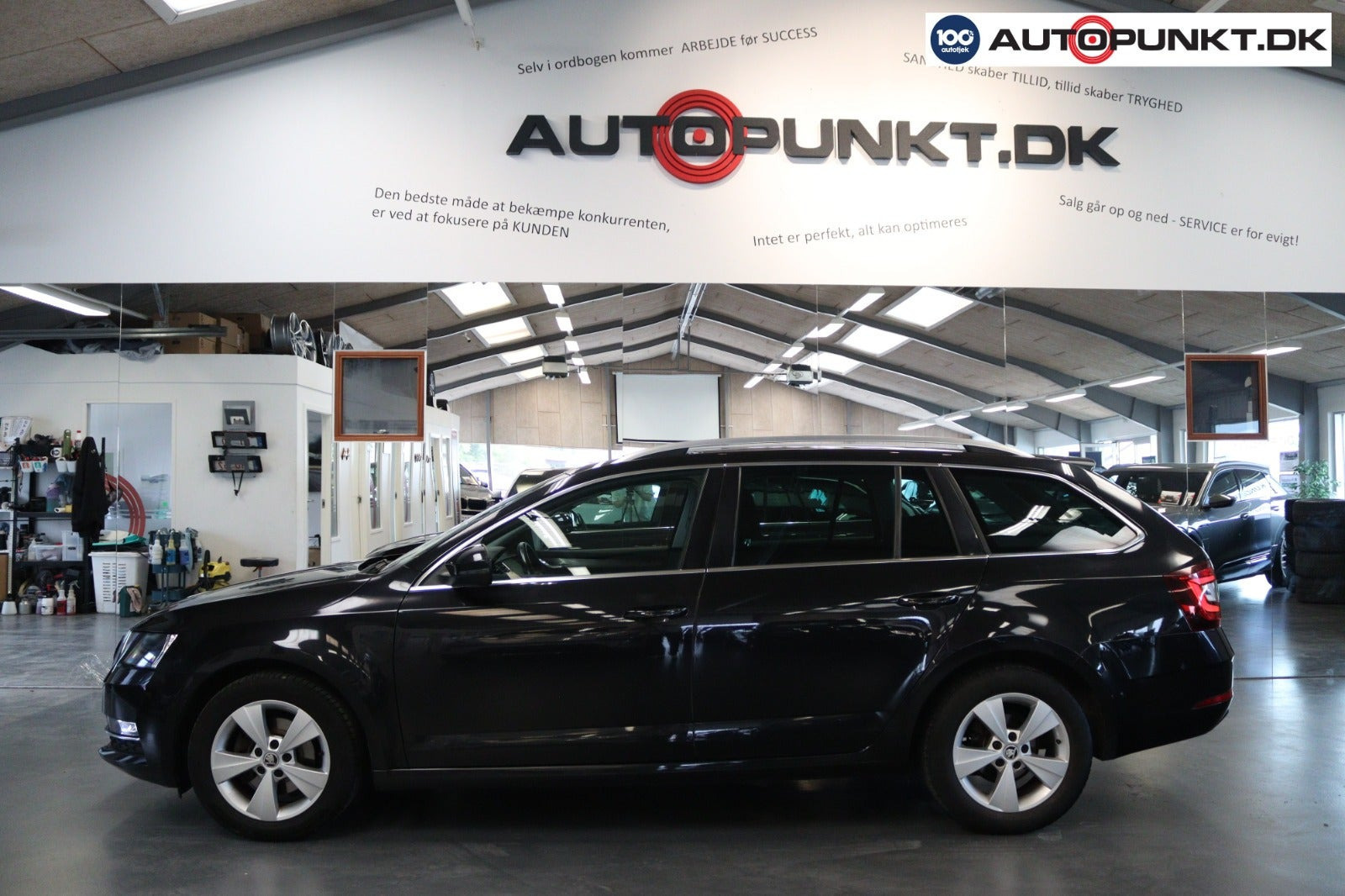 Sort Skoda Octavia fra 2018