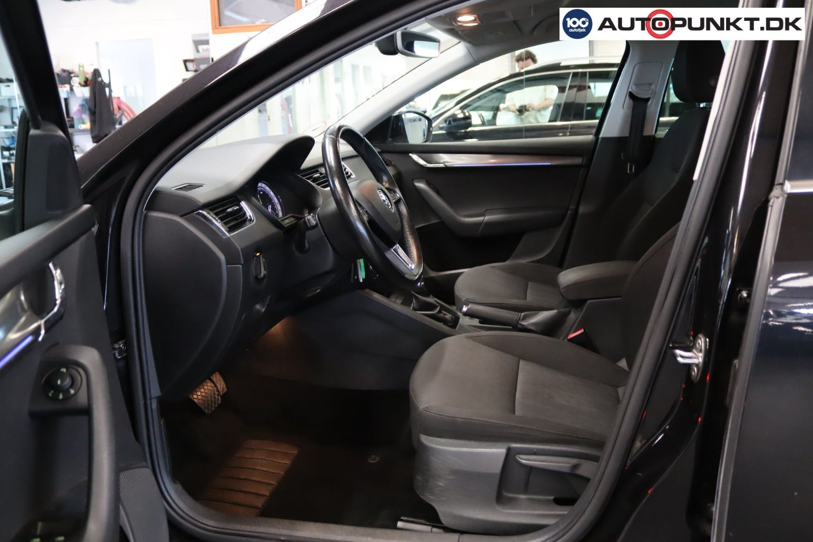 Sort Skoda Octavia fra 2018