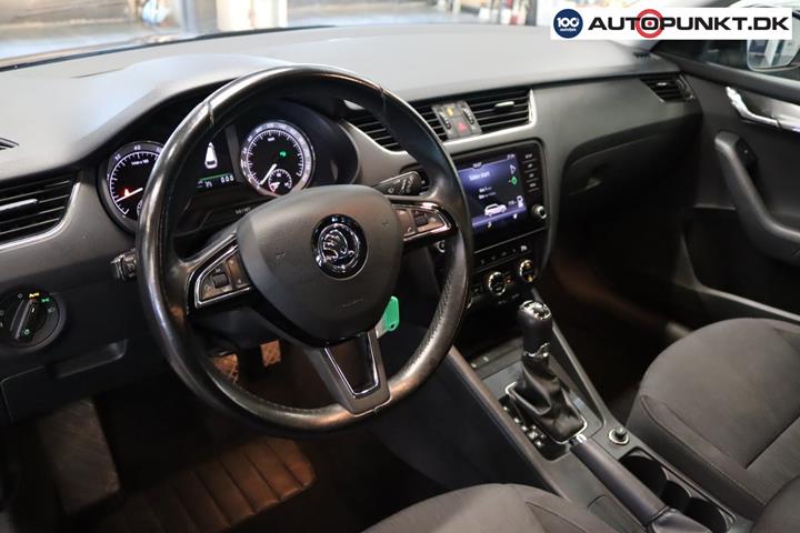 Sort Skoda Octavia fra 2018