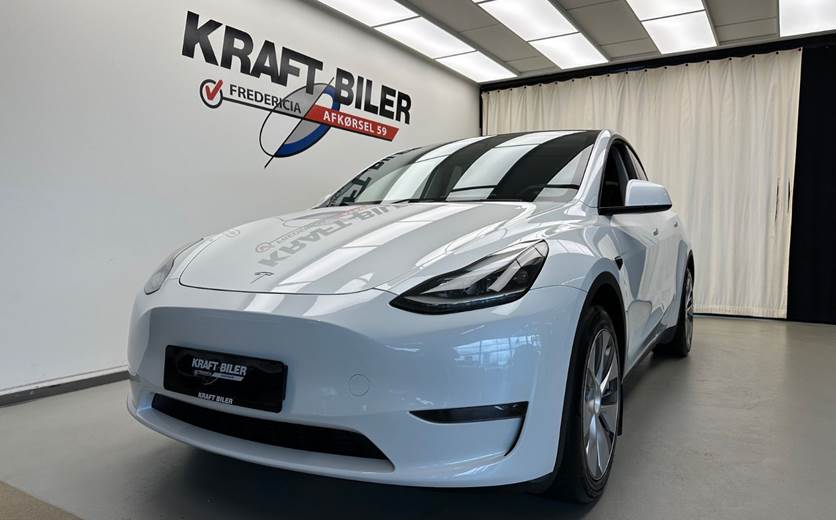 Tesla Model Y Long Range AWD