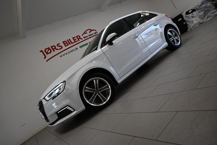 Hvid Audi A3 fra 2020