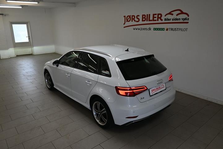 Hvid Audi A3 fra 2020