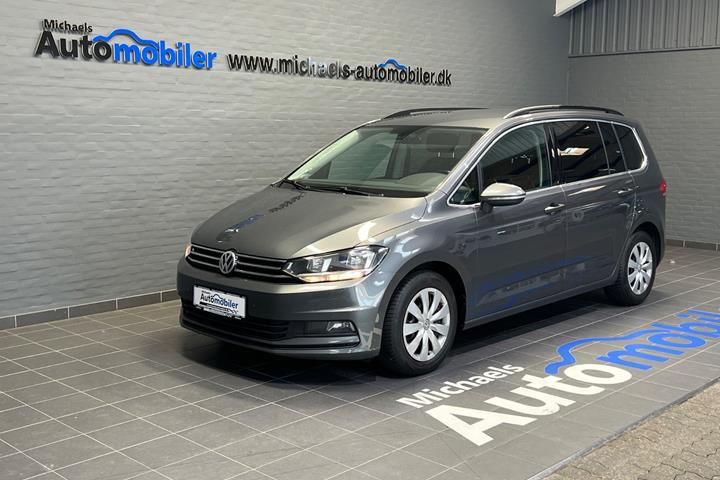 Grå VW Touran fra 2018