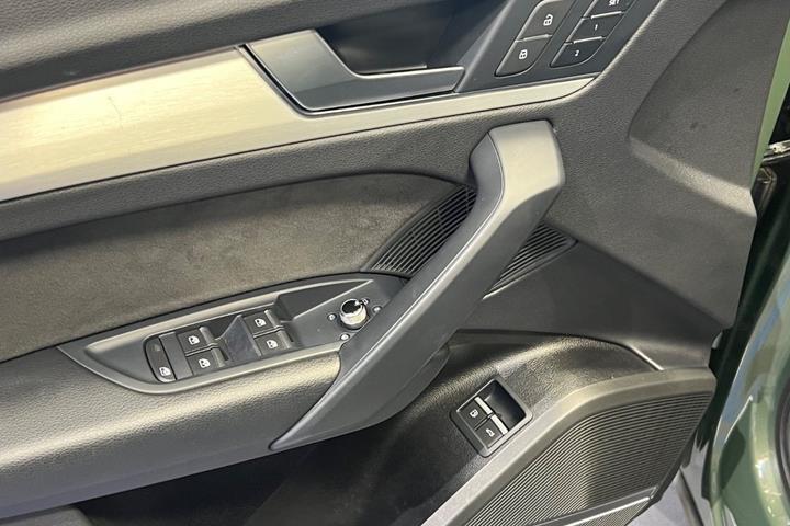 Grøn Audi Q5 fra 2024