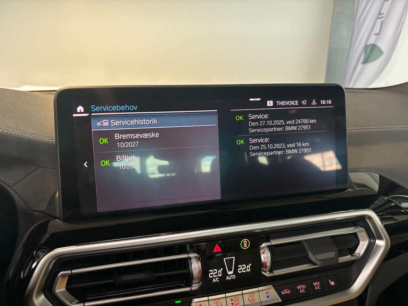 Blå BMW iX3 fra 2023