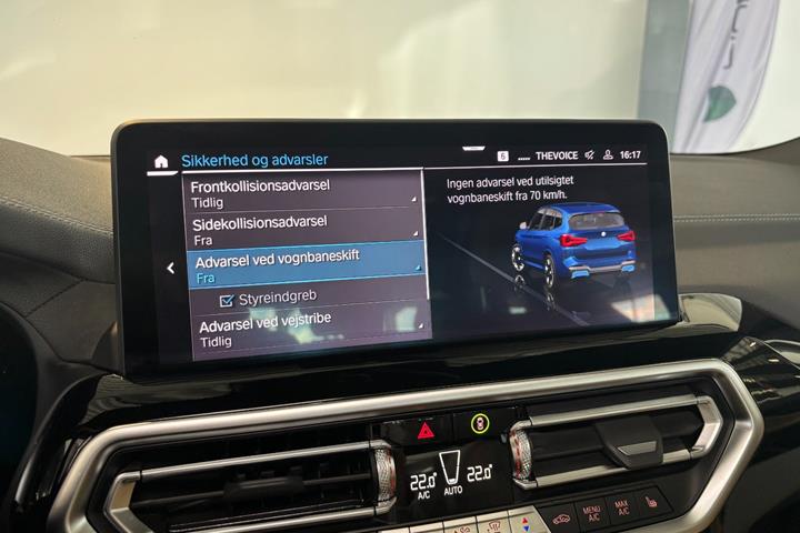 Blå BMW iX3 fra 2023