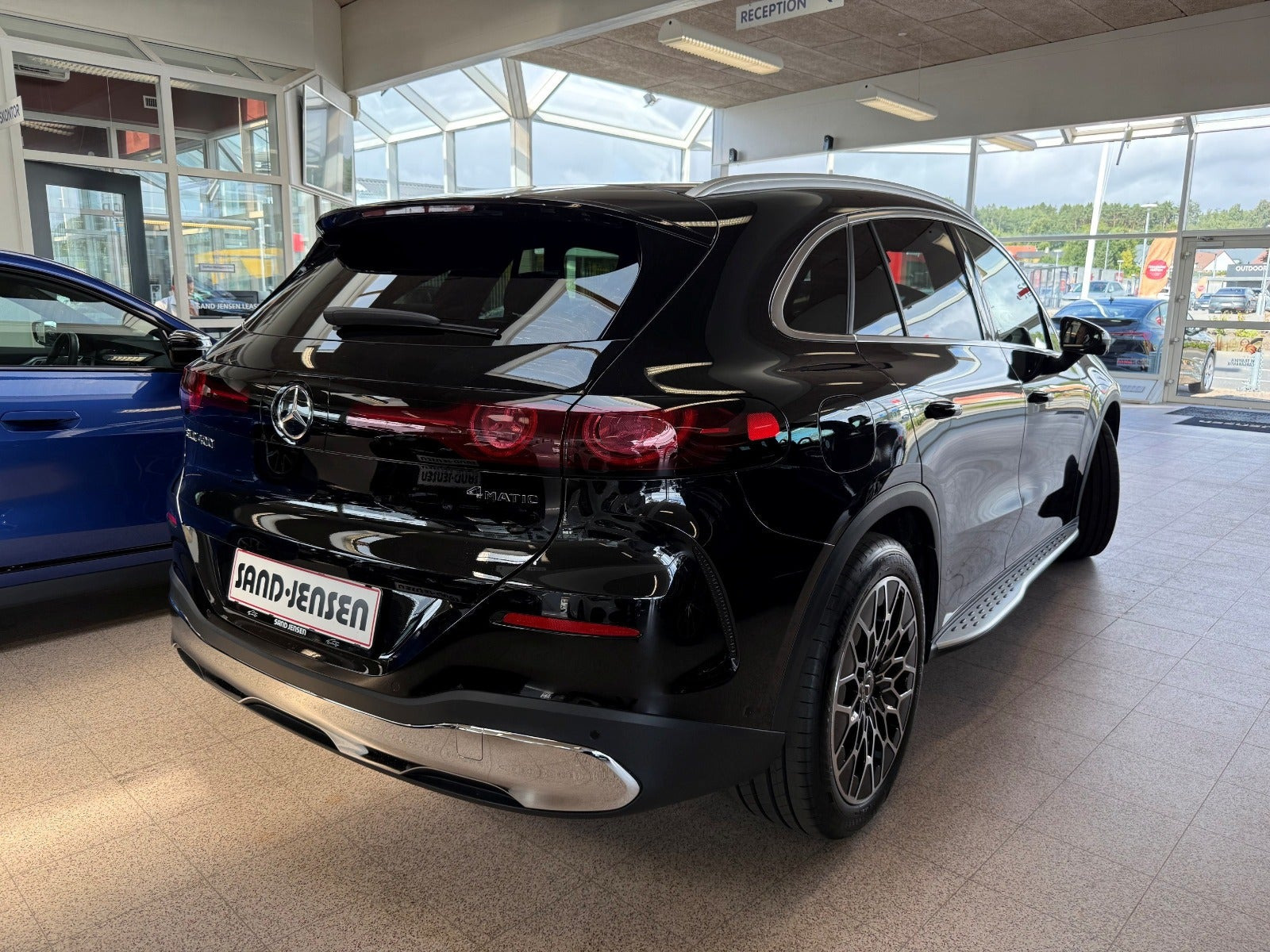 Sort Mercedes GLC400 fra 2026