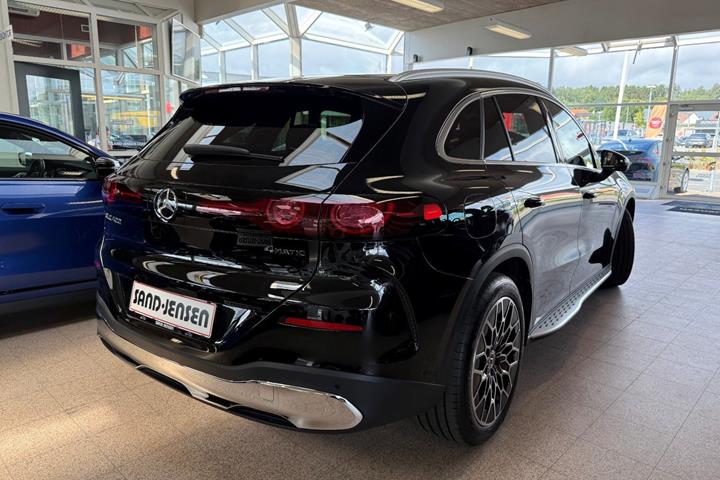 Sort Mercedes GLC400 fra 2026