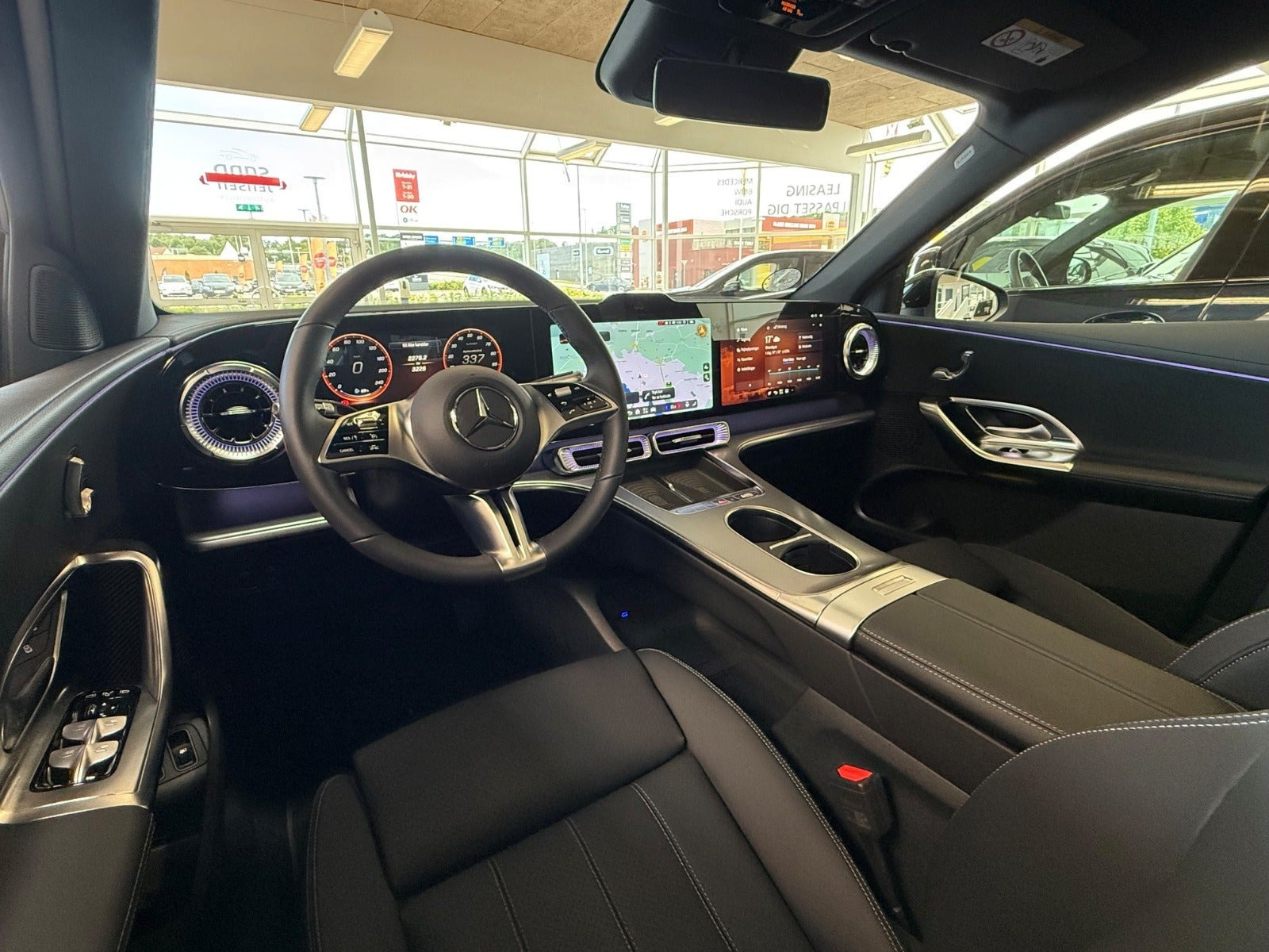Sort Mercedes GLC400 fra 2026