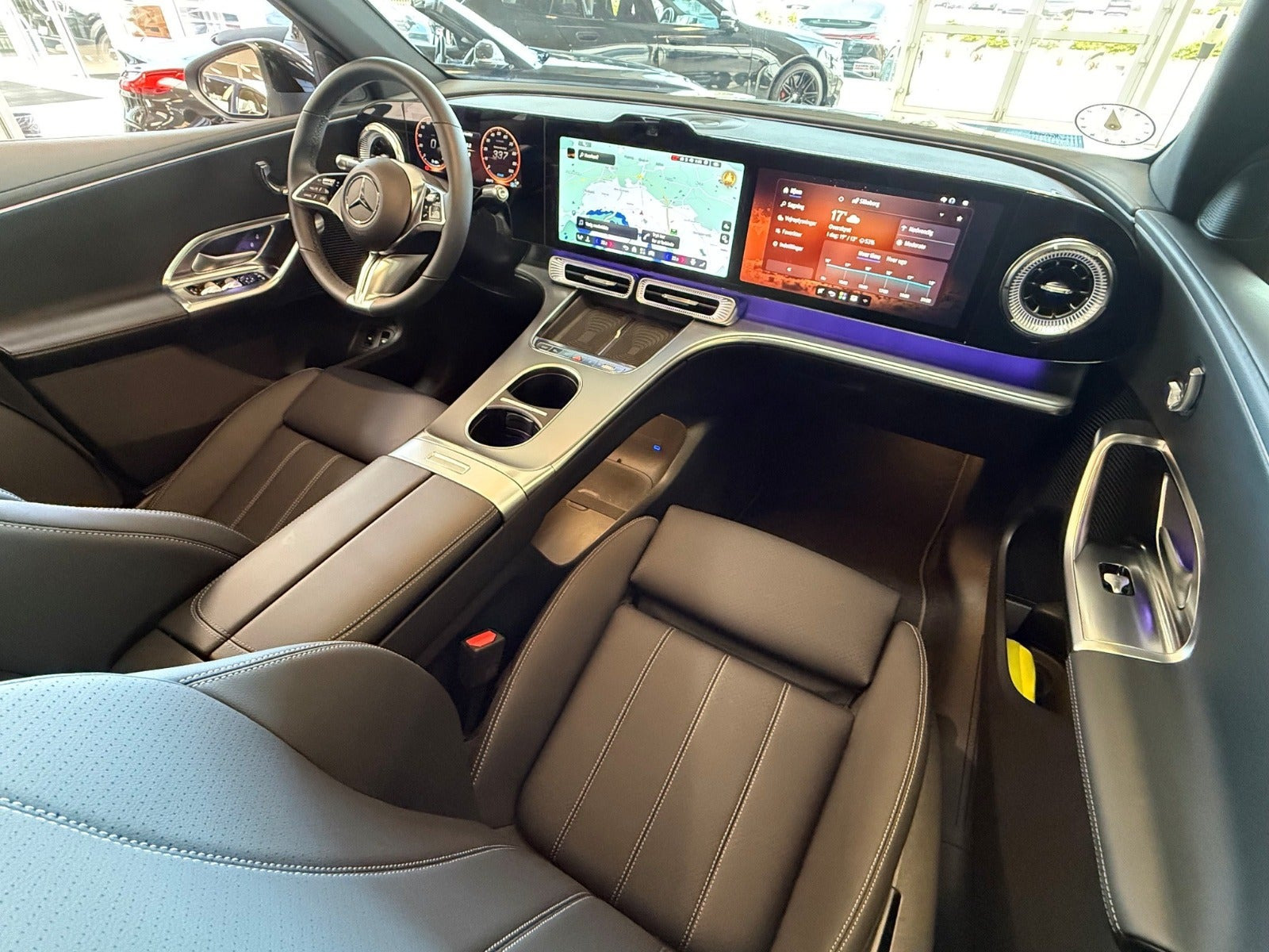 Sort Mercedes GLC400 fra 2026