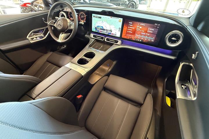 Sort Mercedes GLC400 fra 2026