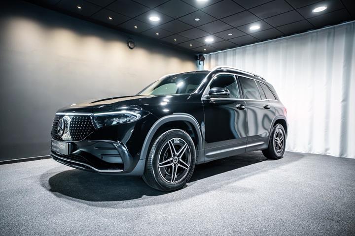 Sort Mercedes EQB350 fra 2025