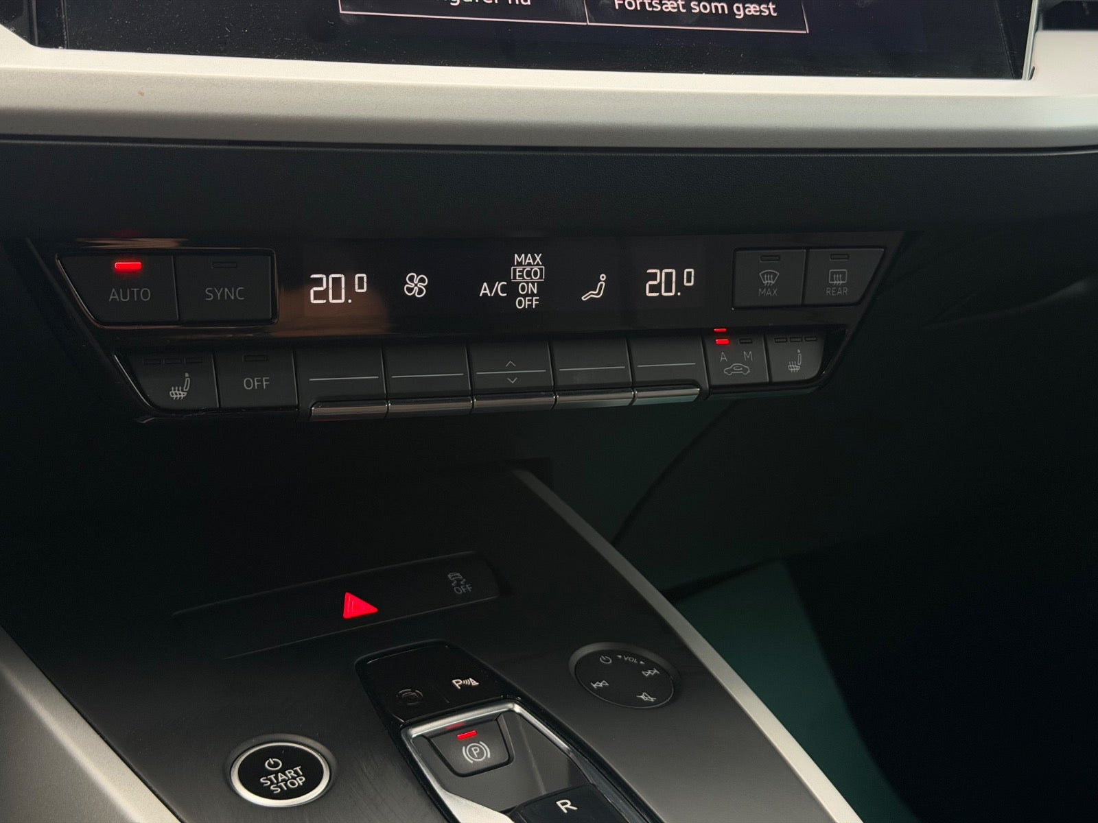 Grå Audi Q4 e-tron fra 2023