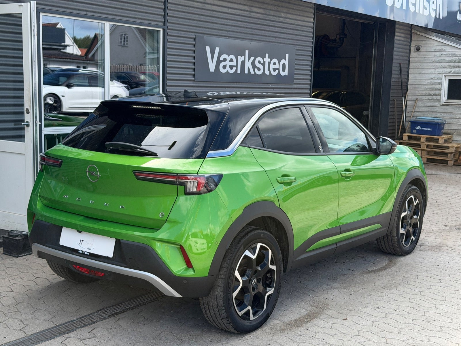 Grøn Opel Mokka-e fra 2021