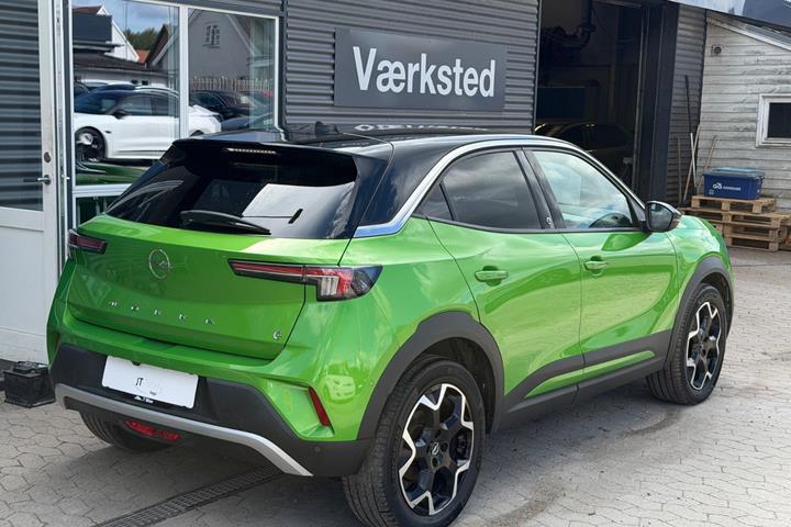 Grøn Opel Mokka-e fra 2021