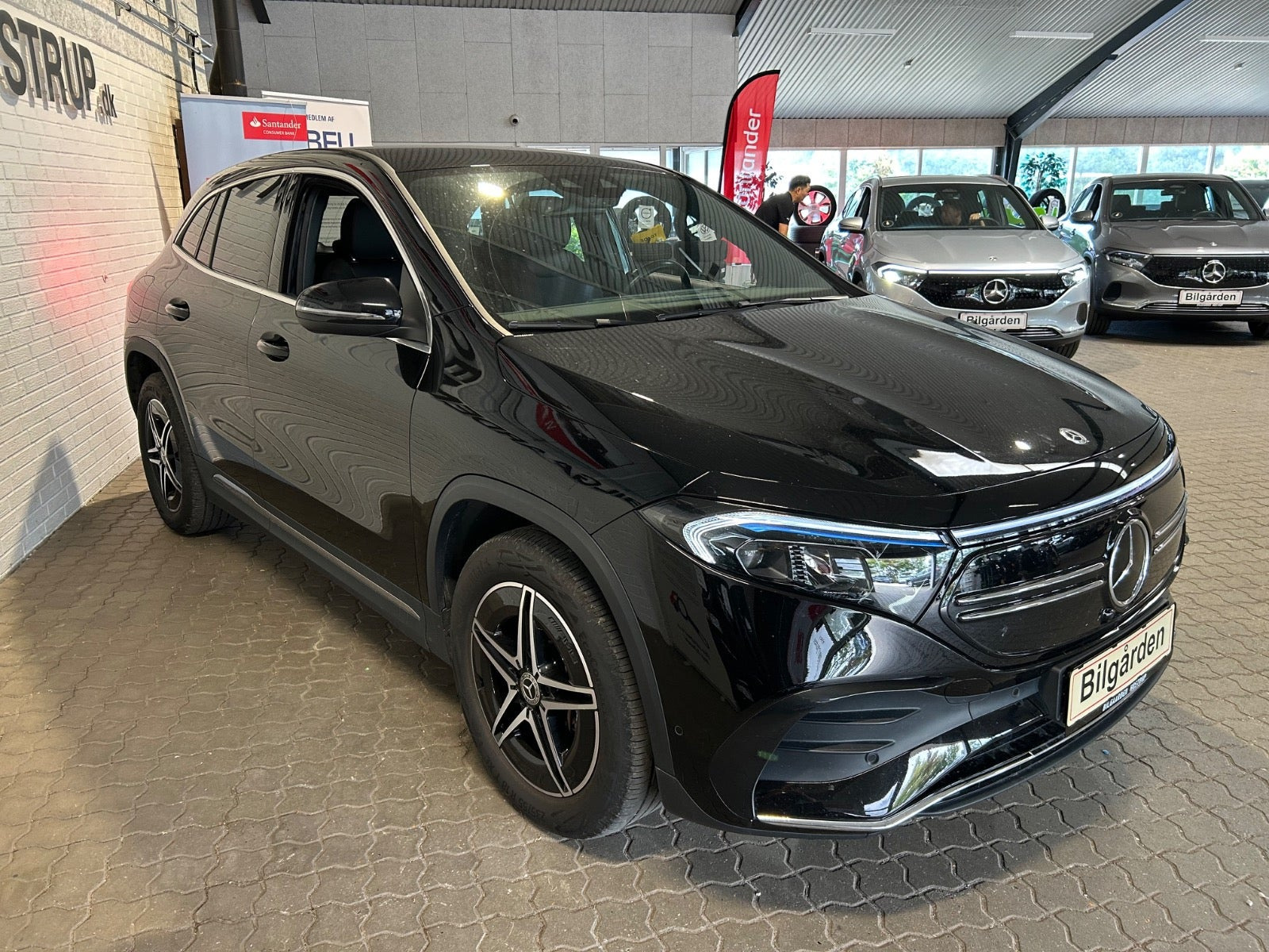 Sort Mercedes EQA250+ fra 2023