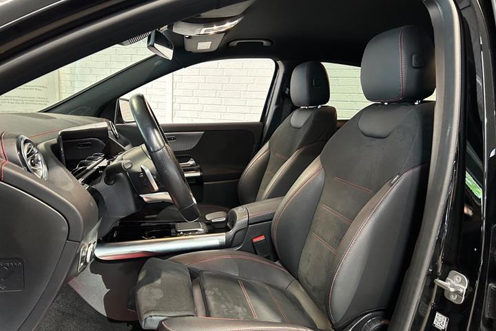 Sort Mercedes EQA250+ fra 2023