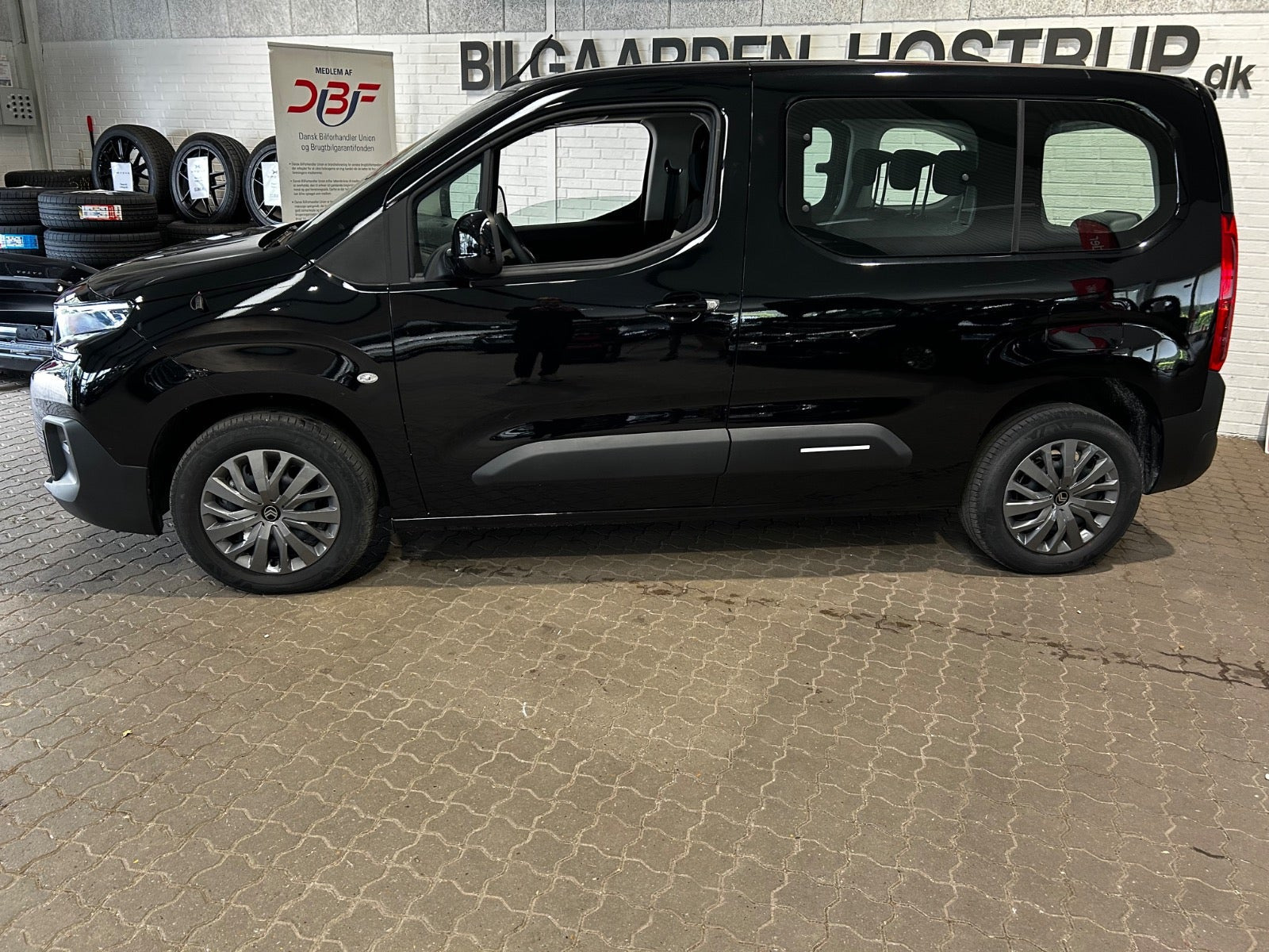 Sort Citroën ë-Berlingo fra 2025