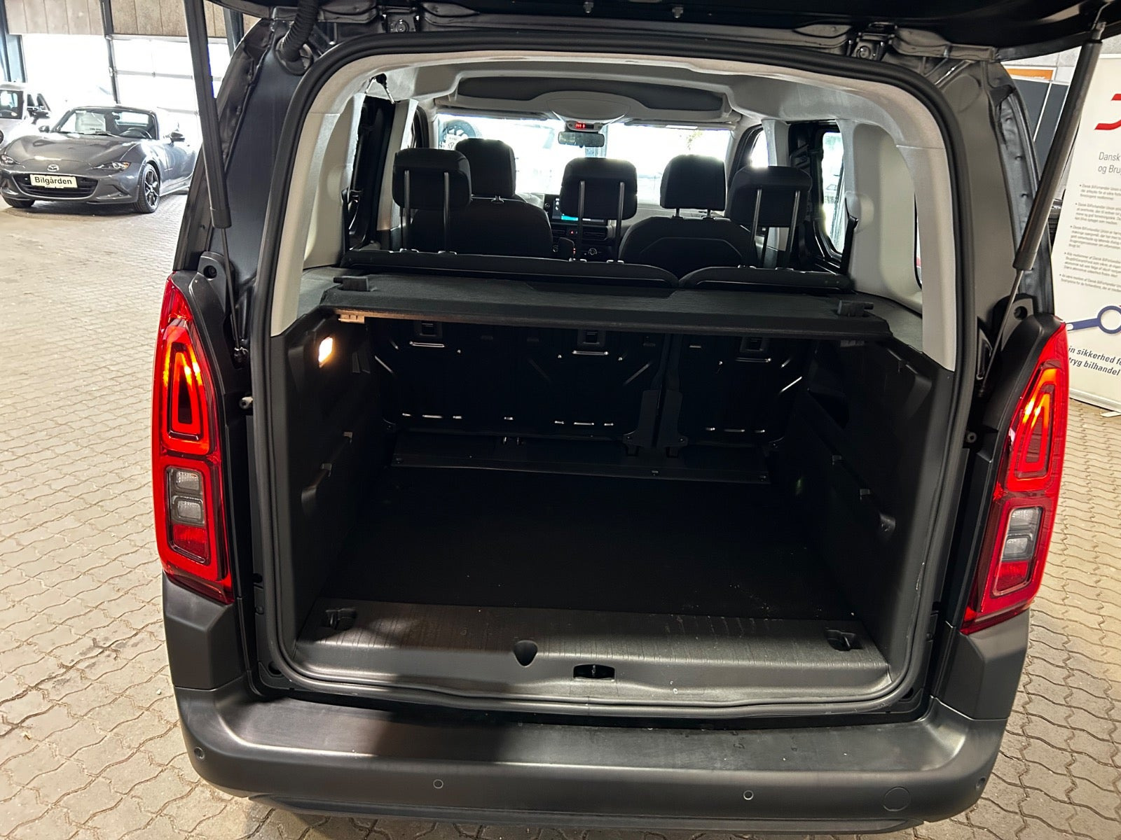 Sort Citroën ë-Berlingo fra 2025