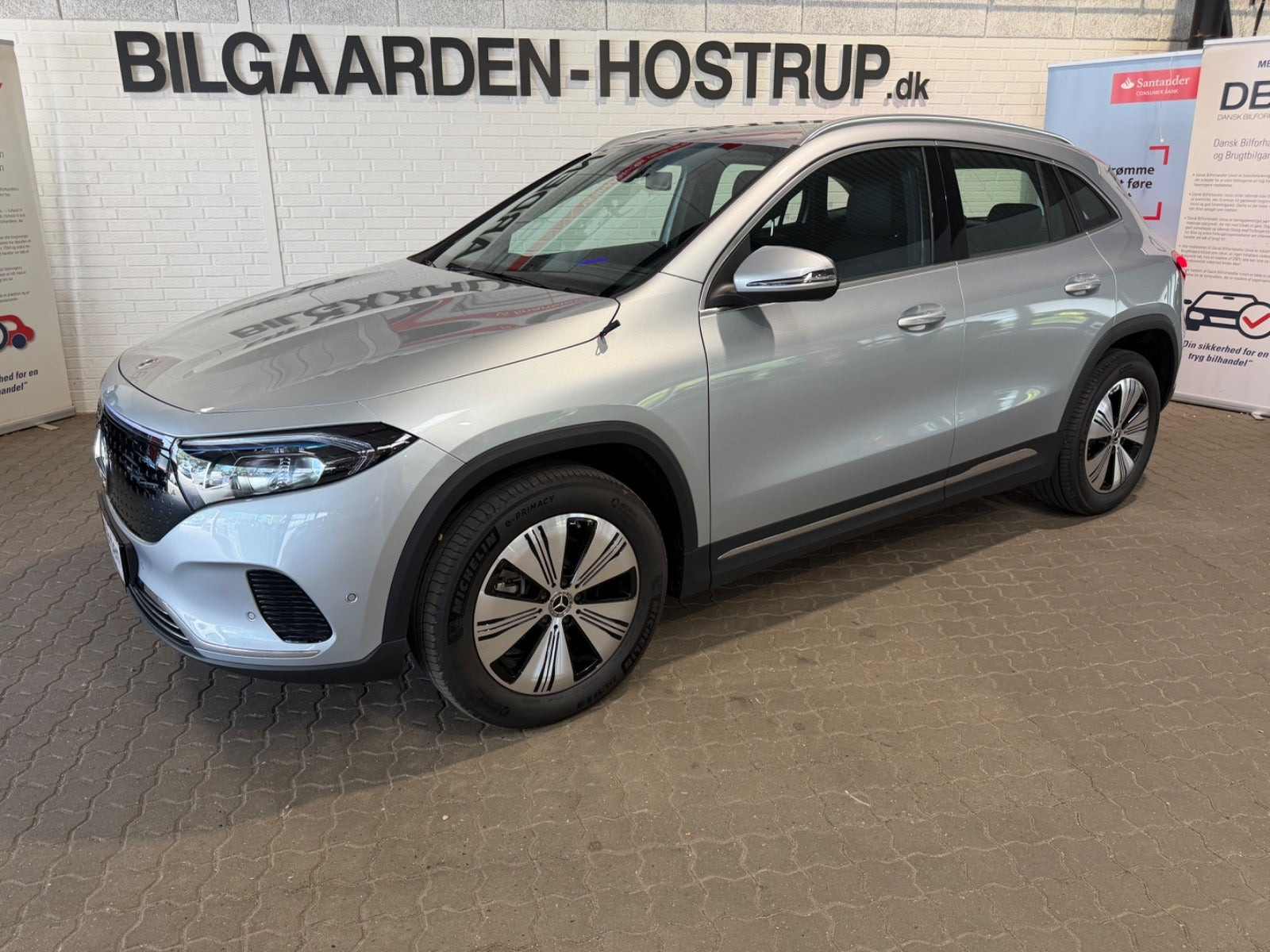 Sølv Mercedes EQA250+ fra 2025