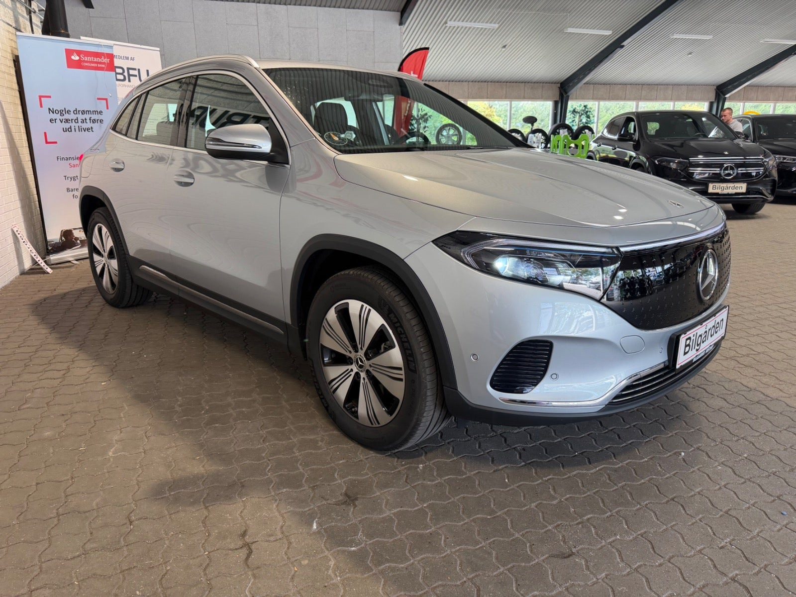 Sølv Mercedes EQA250+ fra 2025
