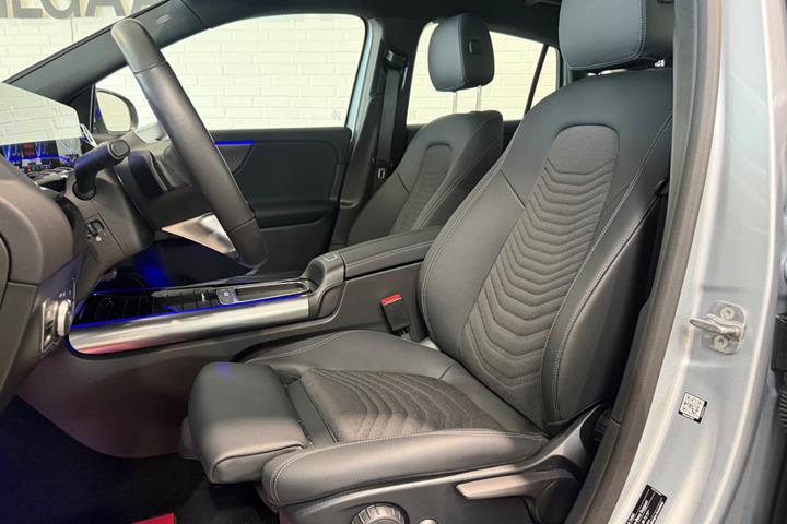 Sølv Mercedes EQA250+ fra 2025
