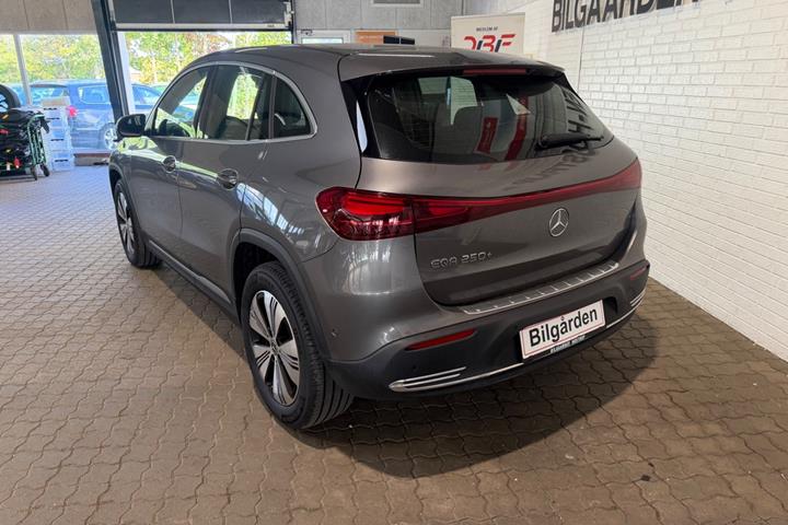 Sort Mercedes EQA250+ fra 2025