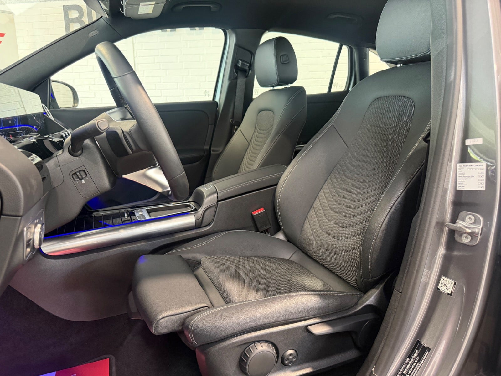 Sort Mercedes EQA250+ fra 2025