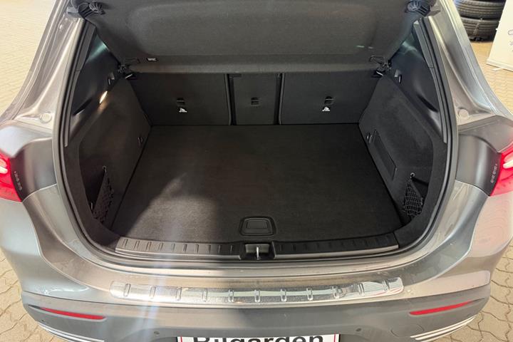 Sort Mercedes EQA250+ fra 2025