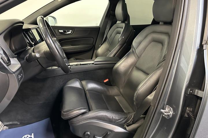 Grå Volvo XC60 fra 2018