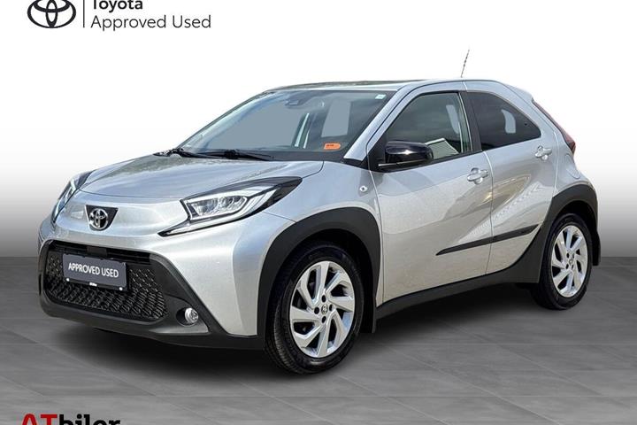 Sølv Toyota Aygo X fra 2023