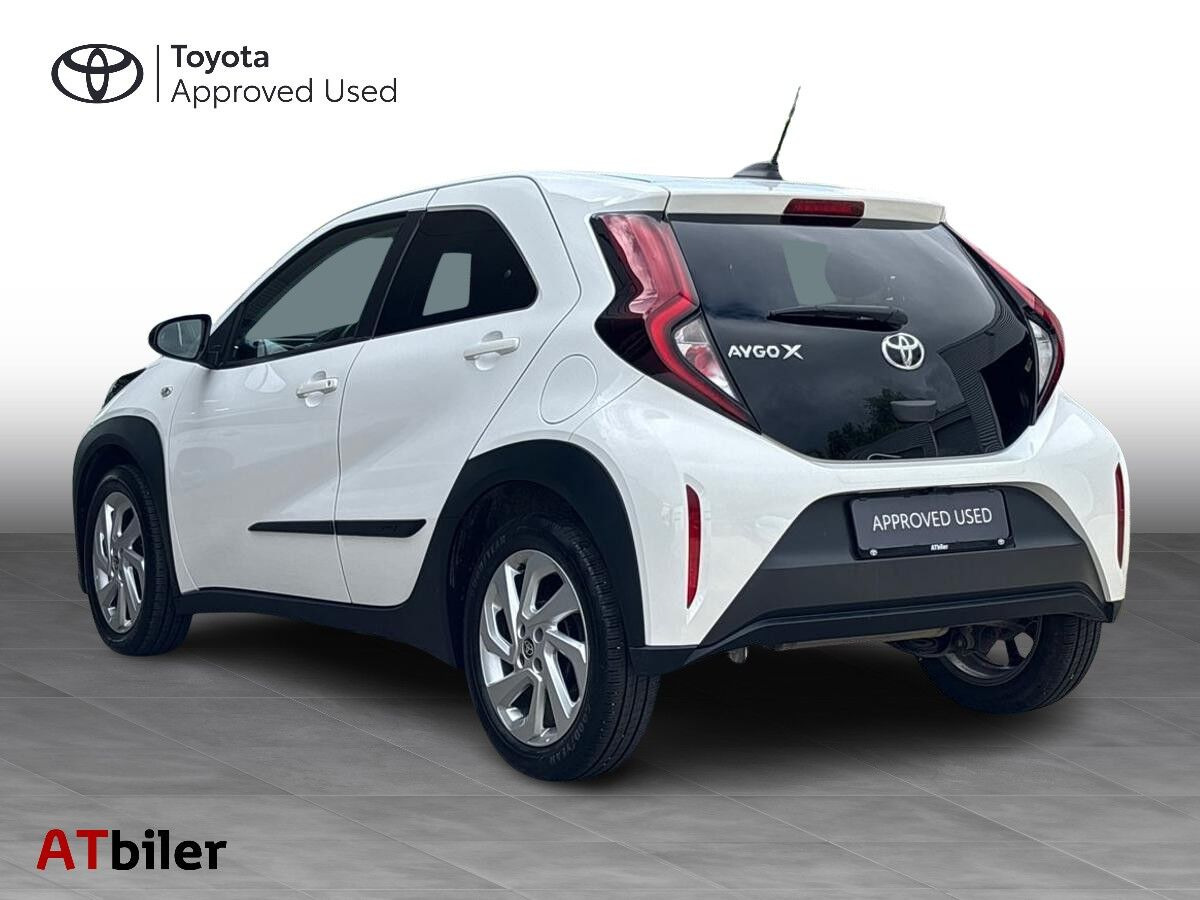 Hvid Toyota Aygo X fra 2023