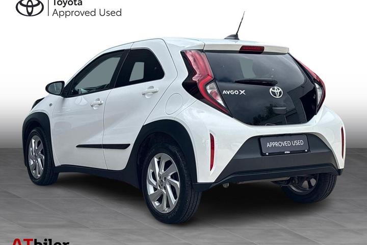 Hvid Toyota Aygo X fra 2023