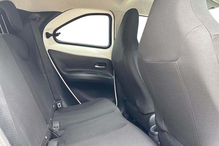 Hvid Toyota Aygo X fra 2023