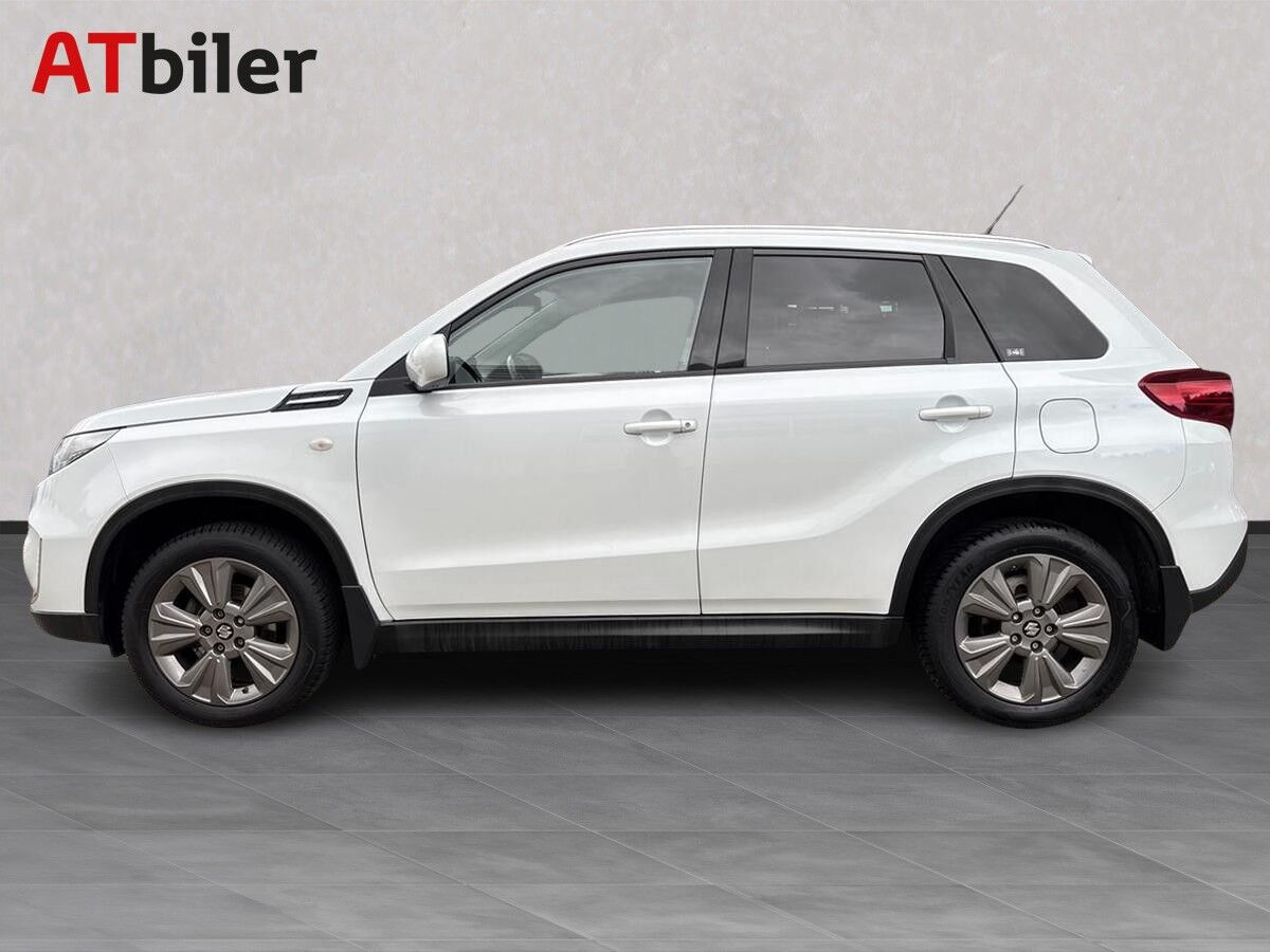 Hvid Suzuki Vitara fra 2022