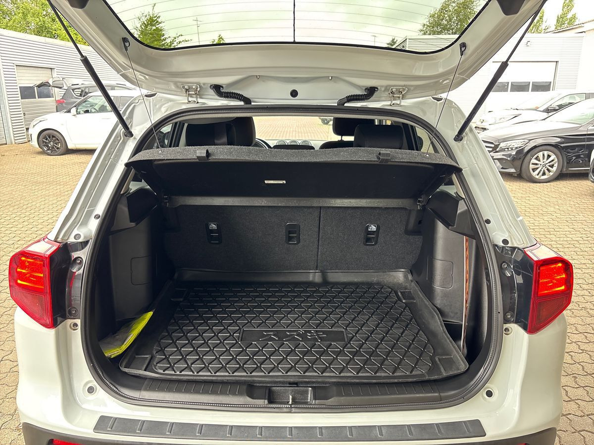 Hvid Suzuki Vitara fra 2022