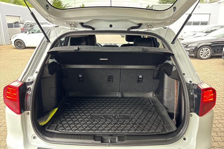Hvid Suzuki Vitara fra 2022