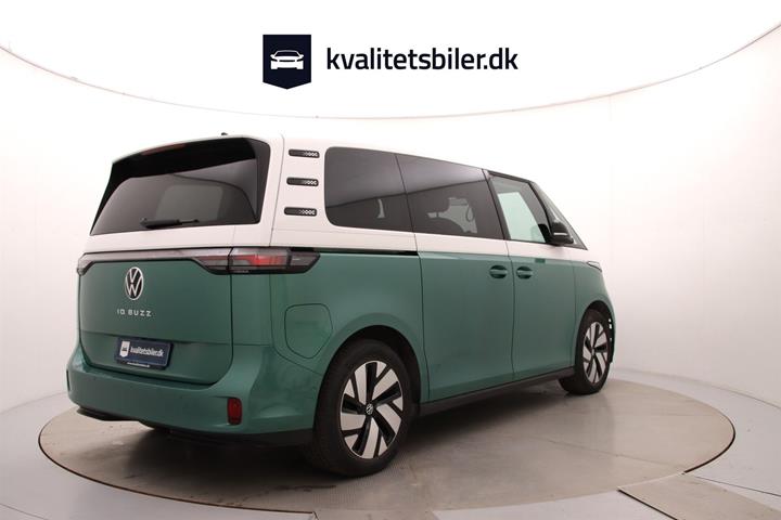 Grøn VW ID.Buzz fra 2024