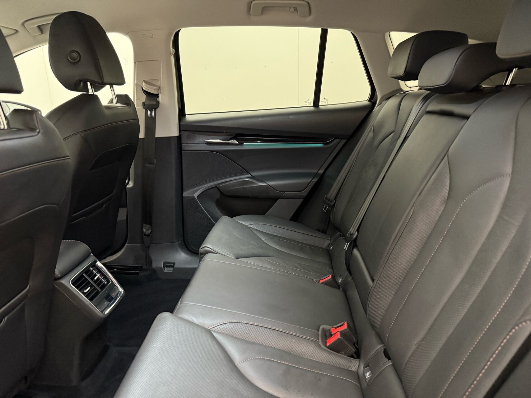 Sort Skoda Enyaq fra 2022