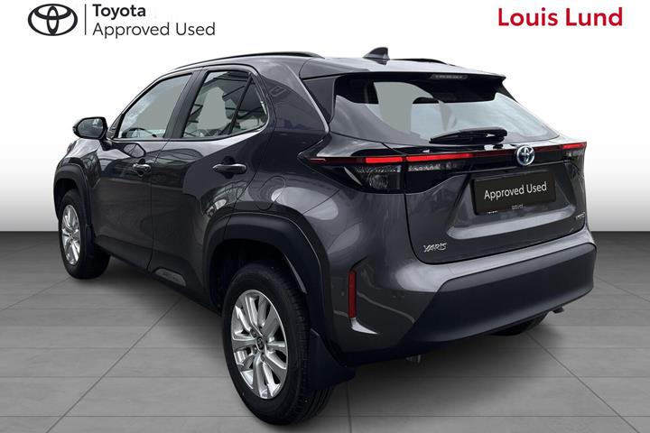 Grå Toyota Yaris Cross fra 2022