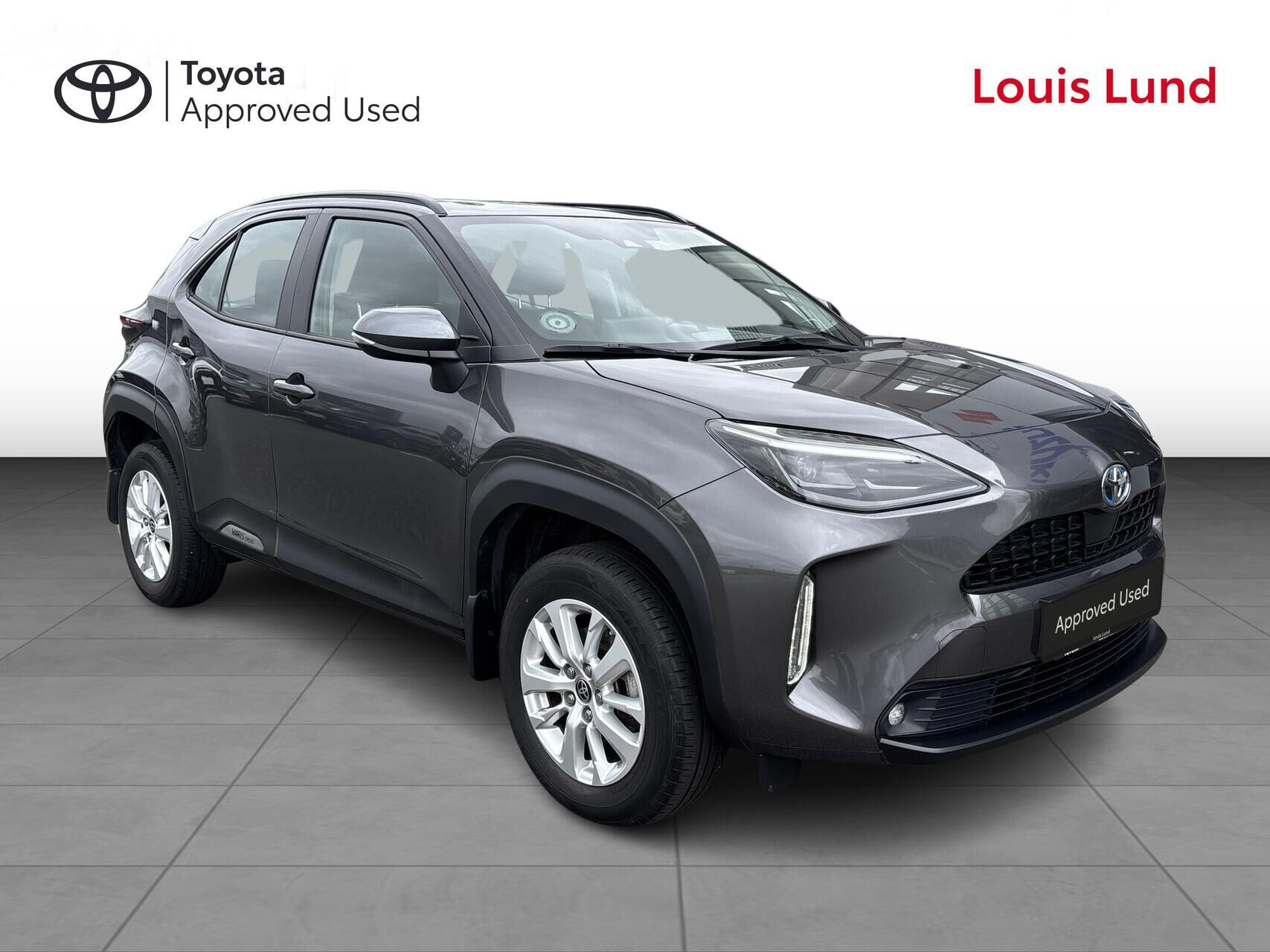 Grå Toyota Yaris Cross fra 2022