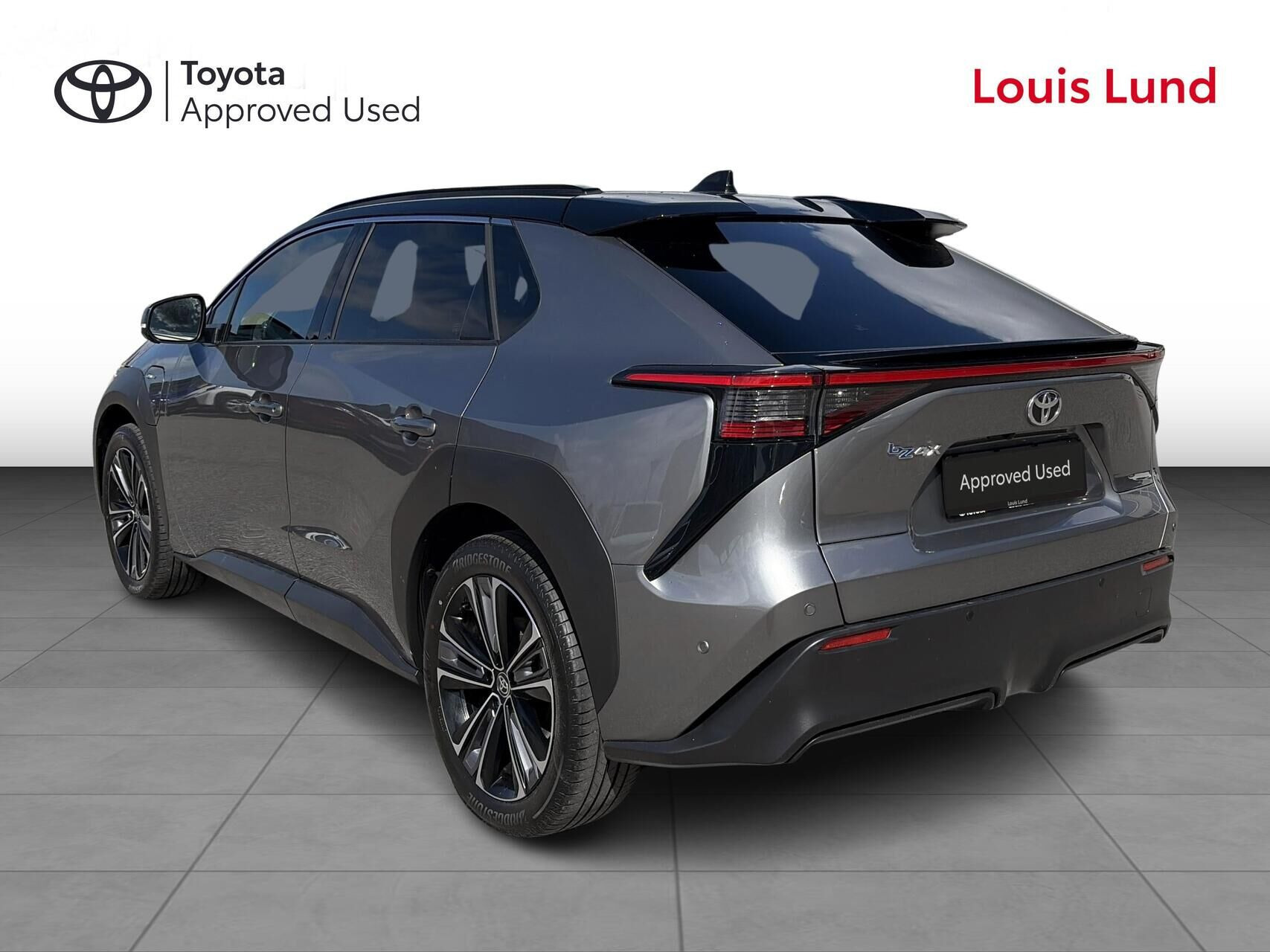 Grå Toyota BZ4X fra 2025