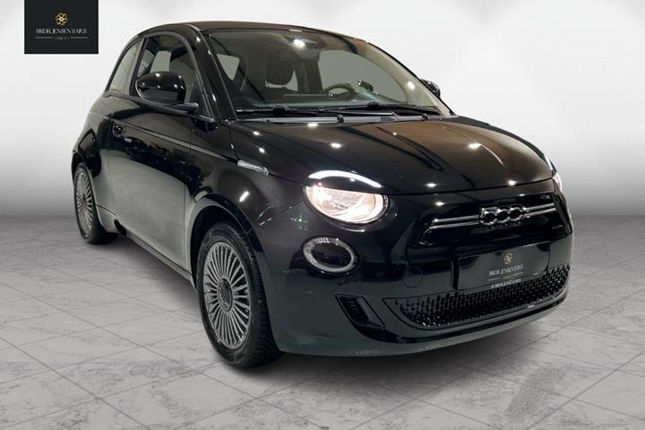 Sort Fiat 500e fra 2023 set udefra
