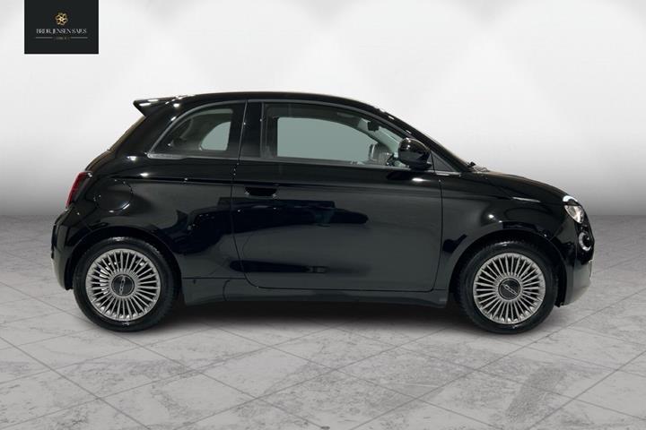 Sort Fiat 500e fra 2023