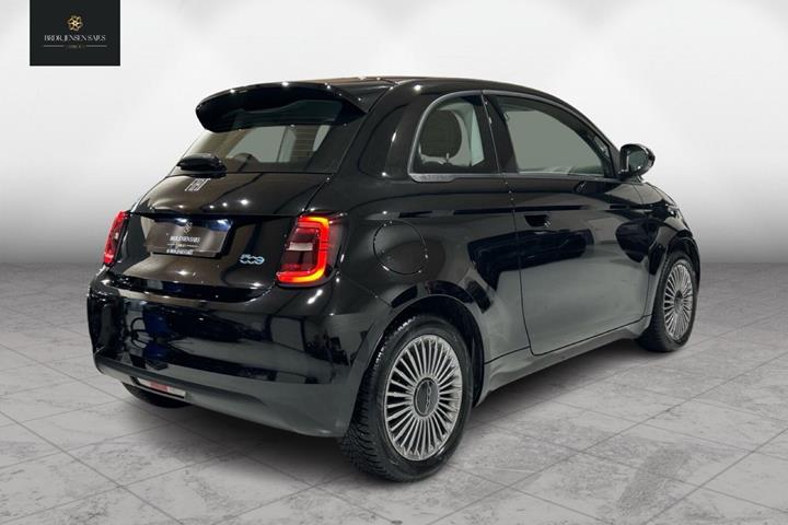 Sort Fiat 500e fra 2023